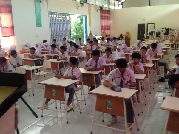 PSAT Online di SMKN 1 Robatal: Ujian Paperless yang Efisien dan Modern