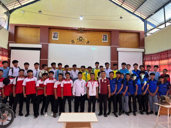 Kelas Inspiratif di SMKN 1 Robatal: Menyongsong Dunia Otomotif yang Semakin Canggih
