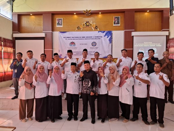 Membangun Generasi Unggul : Kerjasama Strategis SMKN 1 Robatal dan SMKN 3 Sampang Dengan  PT AMI