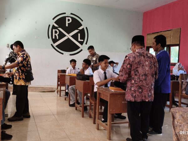 Sidak Tim Tatib SMKN 1 Robatal : Kedisiplinan Siswa, Jangan Cuma Di Buku!