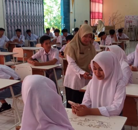 SMKN 1 Robatal Mengundang Ayah Hadir ke Sekolah, Rapor Jadi Pintu Dialog Keluarga
